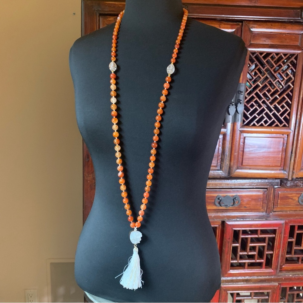 GORGEOUS HANDMADE AGATE NECKLACE